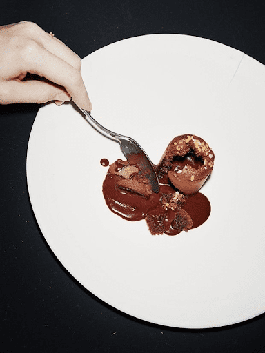 Classic Molten Chocolate Cake (Les Échos)